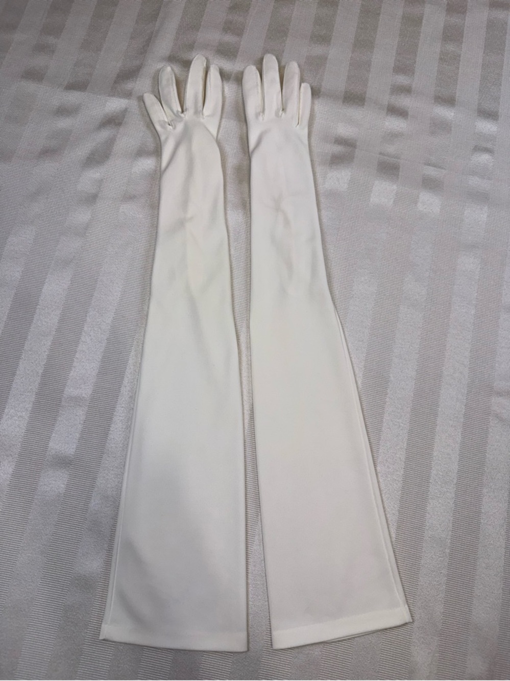 Vintage 23" White Opera Gala Wedding Prom Theater Nylon Gloves Pearl Buttons - Picture 3 of 8